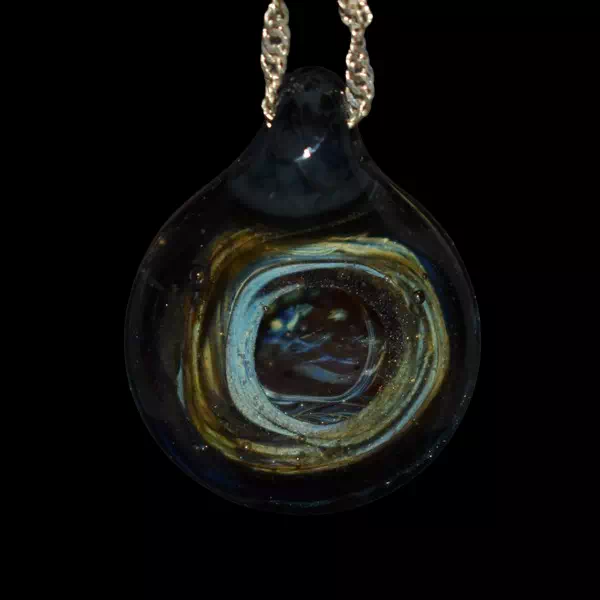pendentif distordu 