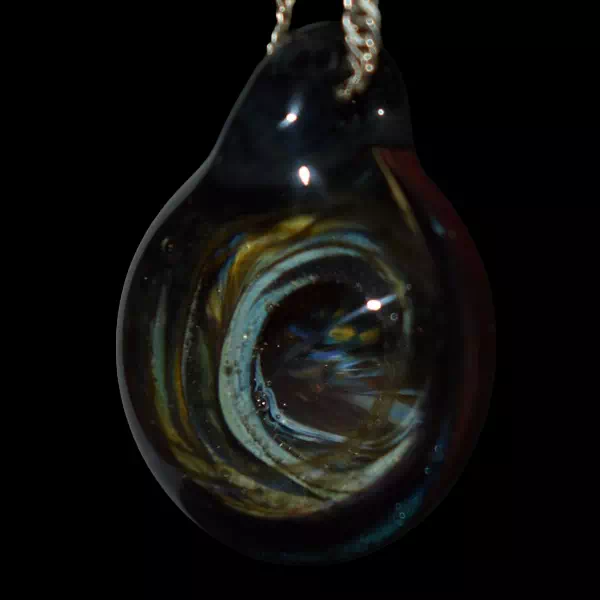 pendentif distordu 