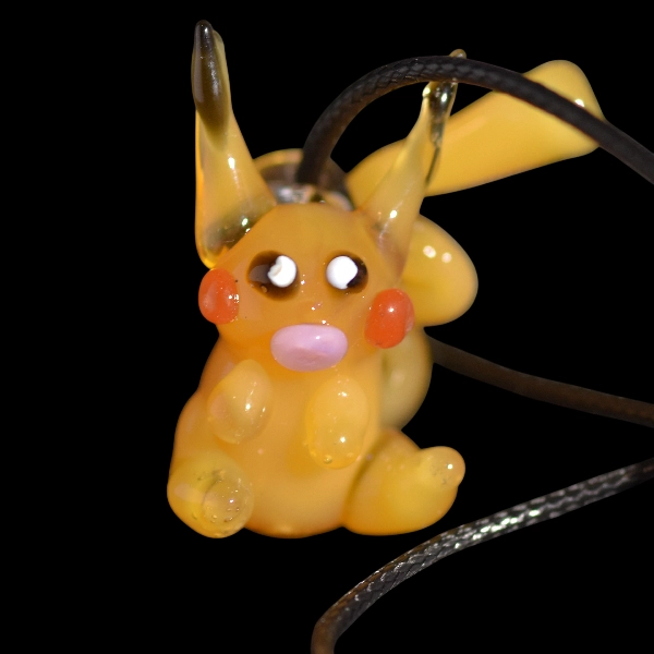 pendentif pikachu