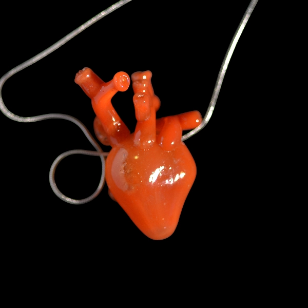 pendentif coeur rouge