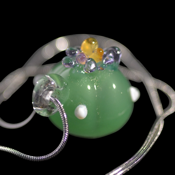 pendentif bouton lophora