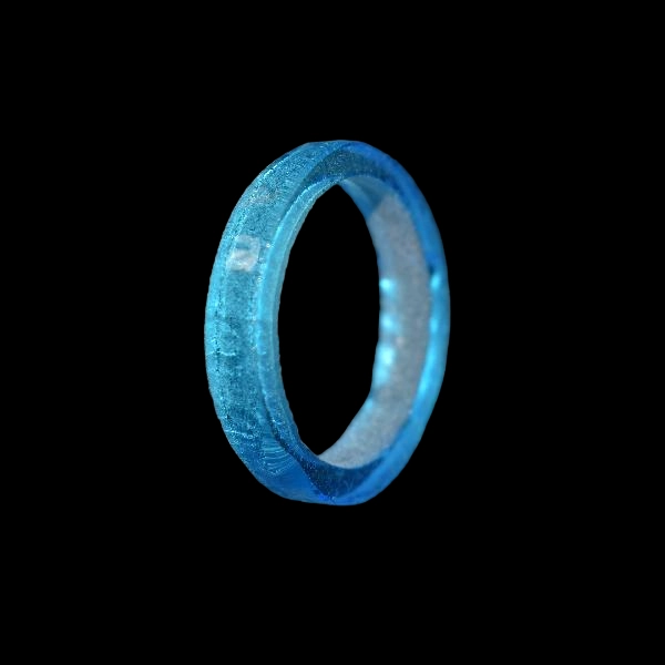 bague en verre bleu ciel