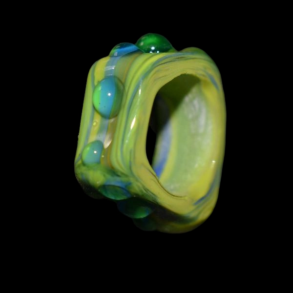 bague en verre goutte et jardin
